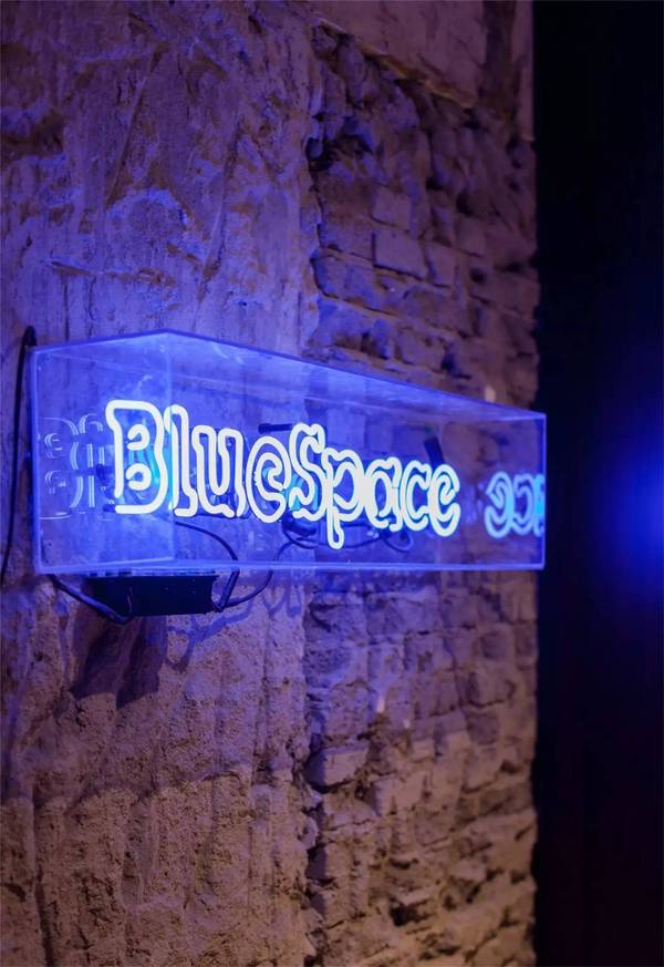 剝掉飾面，演繹時尚的清貧 | Blue Space 辦公室